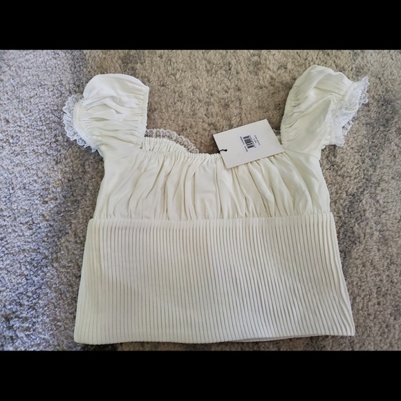 NWT With Jéan Remi lace puff sleeve top - SIZE M - Picture 11 of 11